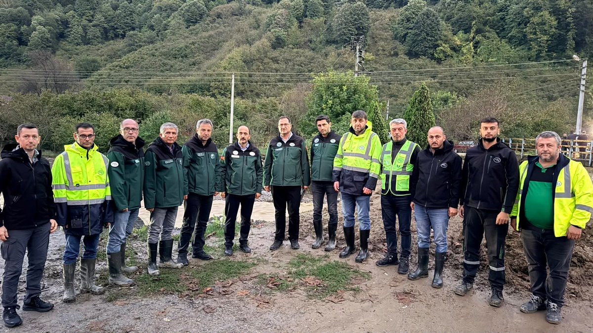 mehmetakifbalta's tweet photo. İçişleri Bakanımız Sayın Mustafa Çiftçi, Sakarya Valimiz Sayın Rahmi Doğan ve beraberindeki heyet, aşırı yağışlardan etkilenen Karapürçek Kanlıçay’da başlattığımız çalışmaları yerinde inceledi. https://t.co/ThaJ2rz7XU