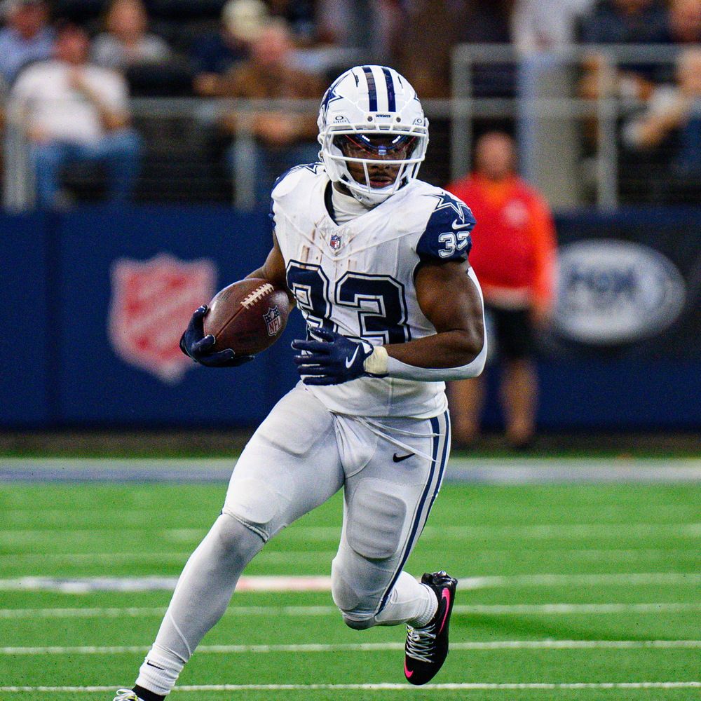 FP_Cowboys's tweet photo. Javonte Williams' rushing + receiving yards line for Sunday at Green Bay is 88.5, with the Under at -115.

BettingPros projects 78.7 yards and grades the Under 5★. He's gone Under in 4 of his last 5 and 8 of his last 10.

https://t.co/kwfp0QiSNs https://t.co/9LfsUATAQ6