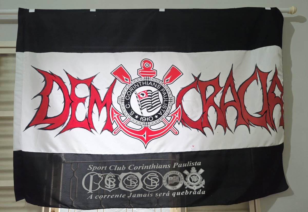 RevotrilDaSilva's tweet photo. Salve o Corinthians e tals 🖤🤍 https://t.co/cV8nJIitGh
