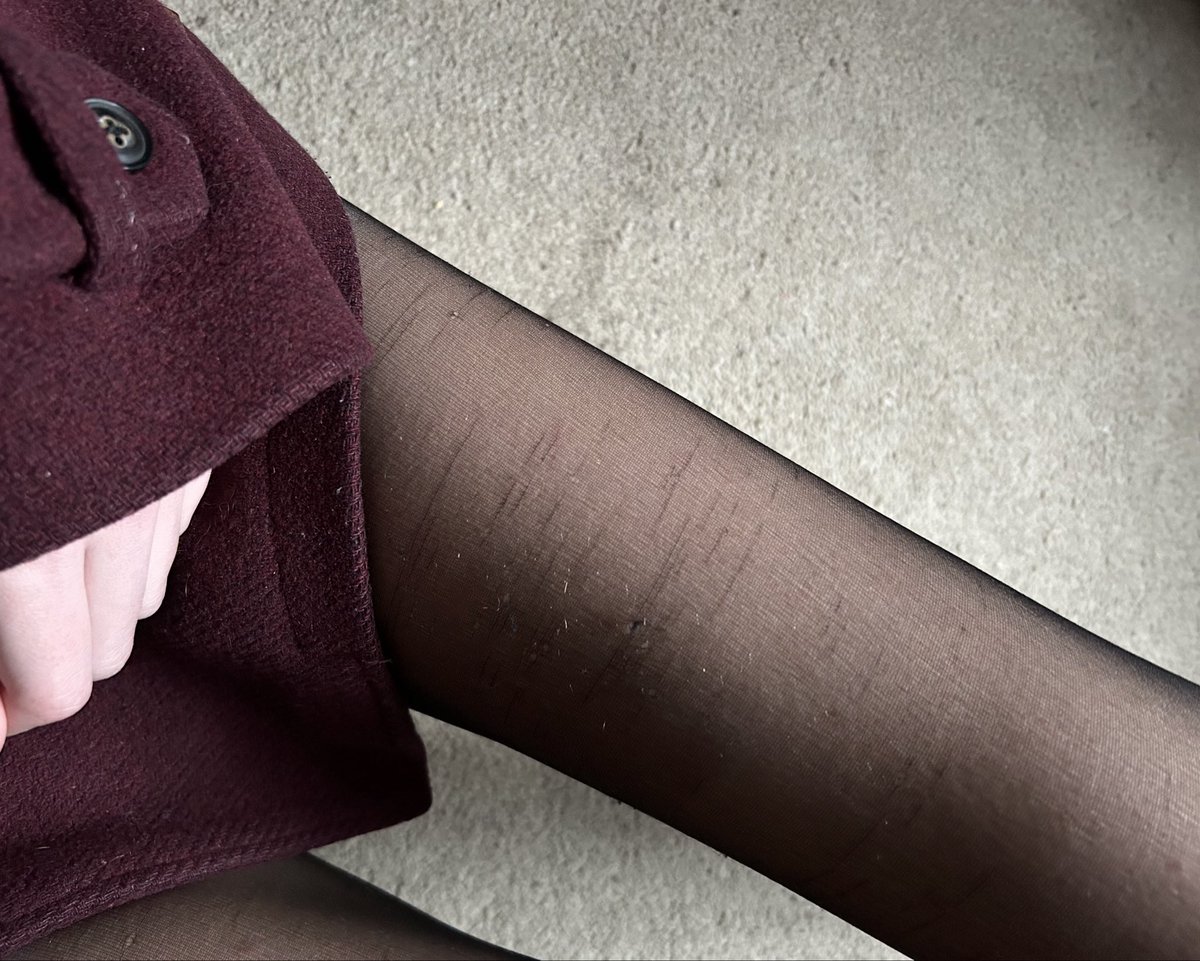 littldiary's tweet photo. wearing tights despite it all https://t.co/WyN6ER5J0I