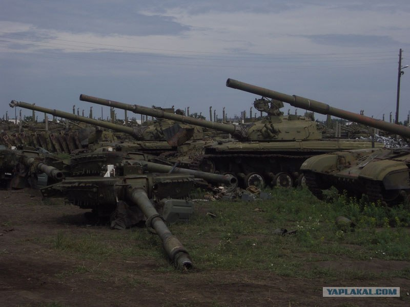 T_90AK's tweet photo. T-64's being dismantled at the 349th Central tank Reserve Base in Topchikha, Altai Krai, Russia.
This was a result of the reforms of 08. https://t.co/SiZRgVgfyG