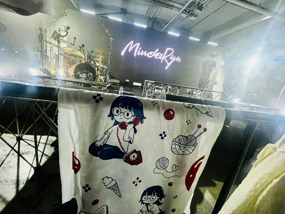 little_manoy's tweet photo. ☎️ ขอบคุณสำหรับไลฟ์มากคับ💓
คอลสนุกมากกกกก ชอบบรรยากาศญปผสมไทย(อังกอลุ -> เอาอีก 🤣)
ได้ฟังเพลงดิจิมอนเวอร์ไทย โคตรคิดถึง
พี่ๆดนตรีเล่น+โยกคอมันส์มาก5555555
เซตลิสต์ครบรสมาก รู้สึกเหมือนพี่มายด์แชร์ประสบการณ์ให้ฟัง🥹
#MindaRyn #CallingBack https://t.co/APuMSwSe5N