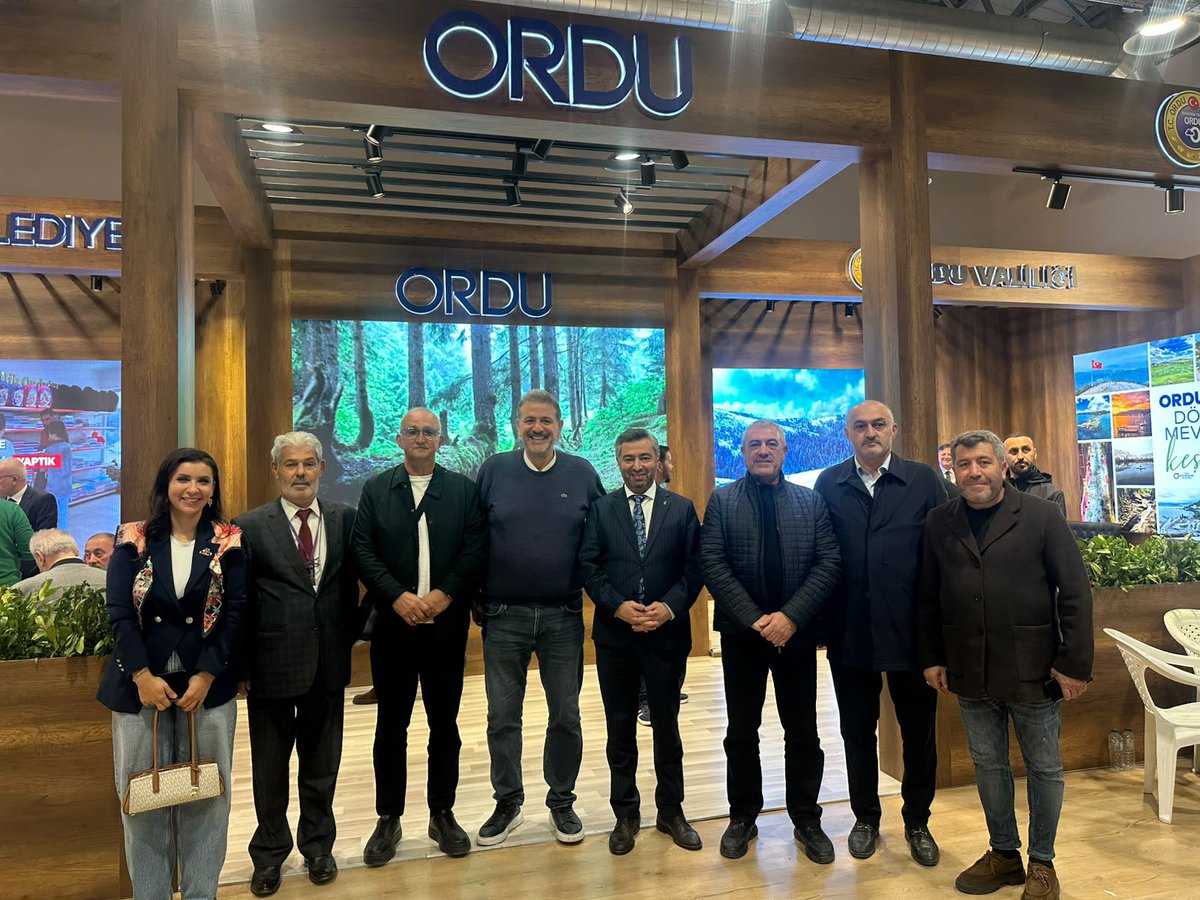 akkagithane's tweet photo. İlçe Başkanımız Erkan Yıldırım, Belediye Başkan Yardımcımız Murat Şahin ve ilçe başkan yardımcılarımızla birlikte İstanbul’da düzenlenen Ordu Günleri programına katıldı.

Karadeniz’in kültürünü, geleneklerini ve yöresel değerlerini yaşatan bu anlamlı organizasyonda hemşehrilerimizle bir araya gelmenin mutluluğunu yaşadık.

Emeği geçen herkese teşekkür ediyoruz.

📍 Ordu Günleri | İstanbul

@erkanyildirim76 
@avmurat58 
@abdullahozdemir 
@akpartiistanbul