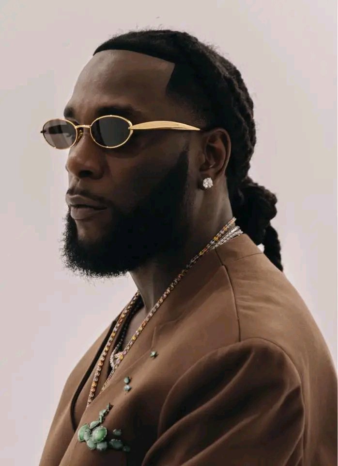 WilliamLastkid's tweet photo. Na Burnaboy Build school but na Vdm de trend. https://t.co/VrdC5xdDKn