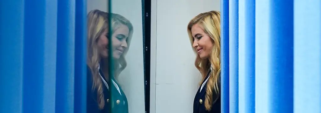 Zerobrain999's tweet photo. US-Medien: Trumps Sprecherin Katie Zacharia nach nur einer Woche gefeuert

Vielleicht sollte er weniger auf das Aussehen seiner Sprecherinen achten? https://t.co/0wTioBWIaX