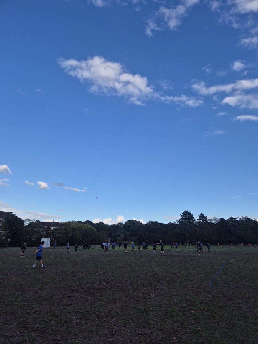 CoombeBoysPE's tweet photo. ⚽️Y11 through to the next round of the National Cup with a 3-0 win against Christs School POTM was IG ⚽️ #football #coombeboyspe #Nationalcup #ESFA https://t.co/M5PkHJ2S7i