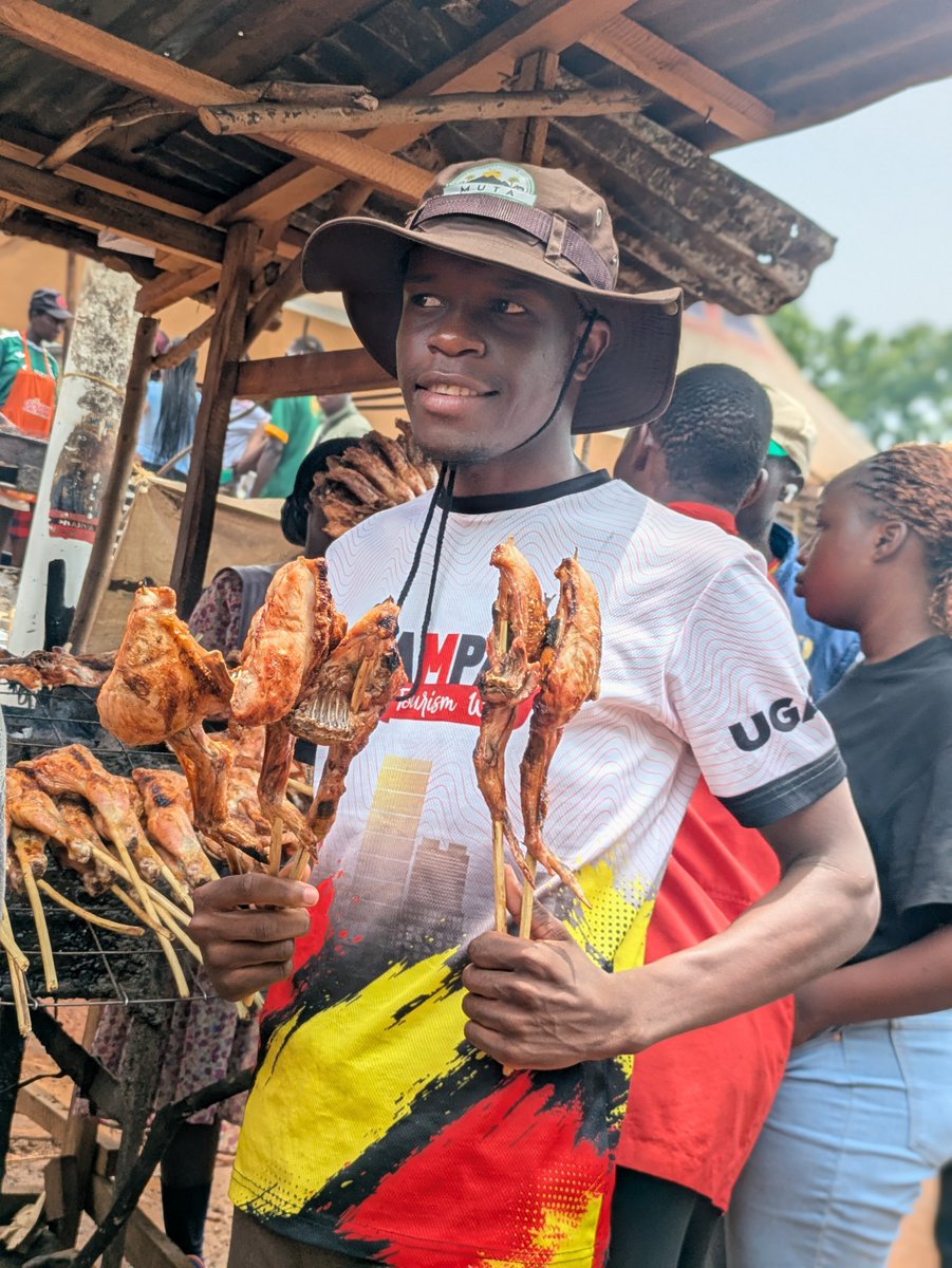 ask_the_guide's tweet photo. Have you ever tried Najjembe chicken along Jinja road ? https://t.co/8QpCx9K3n9