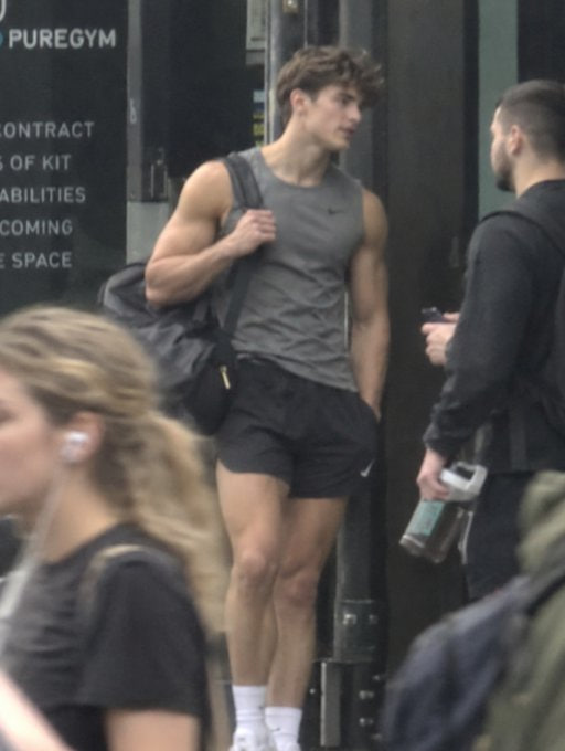 GentlemenxEra's tweet photo. Casual fit. Serious standards. https://t.co/oqMFZYOB5D