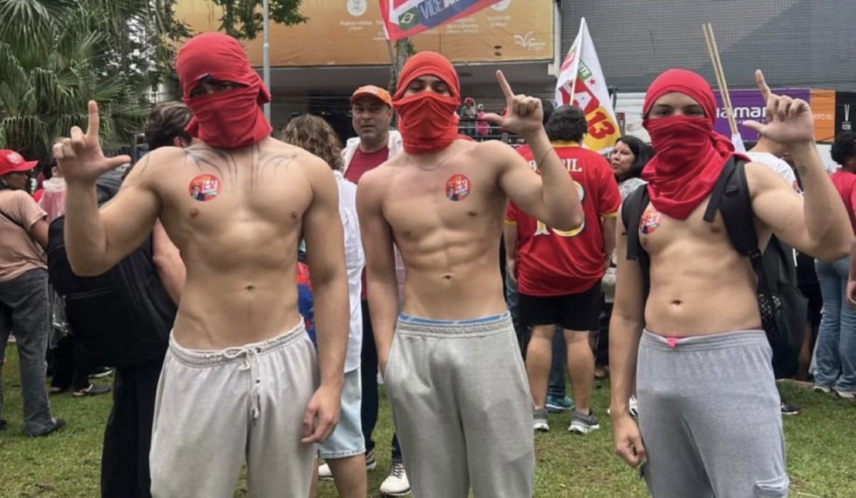 centralreality's tweet photo. Estamos indo para as manifestações pró Lula ou indo para o paraíso? https://t.co/fRKTx0hV63