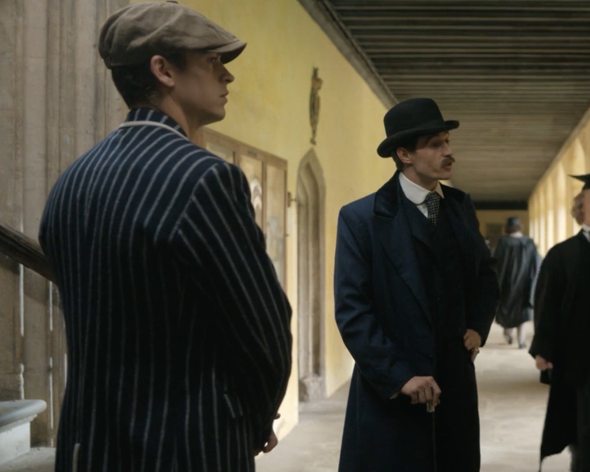 firstladyh0lmes's tweet photo. Sherlock's costumes are interesting bc he appears to imitate the style of those close to him; Mycroft's blue pinstripes, James hat advice and plaid suits, Silas's red vest (one of few times he wears red). I especially like that his and James suit's look almost inverted in color. https://t.co/clilGAcZjz