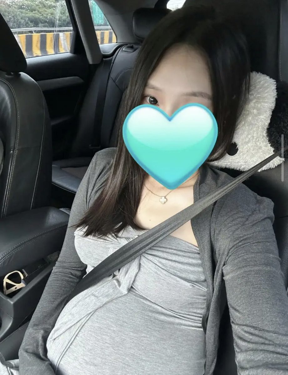 crystal22um0's tweet photo. 02年宝妈压抑的睡不着觉

有没有男人来聊点让人兴奋的

我可以给你我的居家性感照哦

留言111都给看哦 https://t.co/Sif4JuVrSB