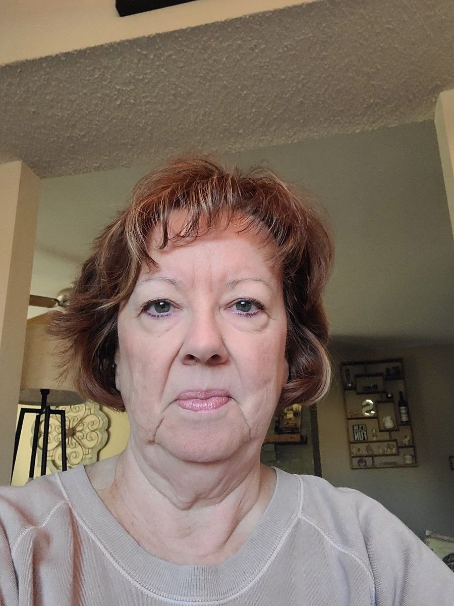 deniseelsmith's tweet photo. Hi y’all… What part of the world are you from?
Me:  WISCONSIN USA 🇺🇸 https://t.co/oJuxcMba7O