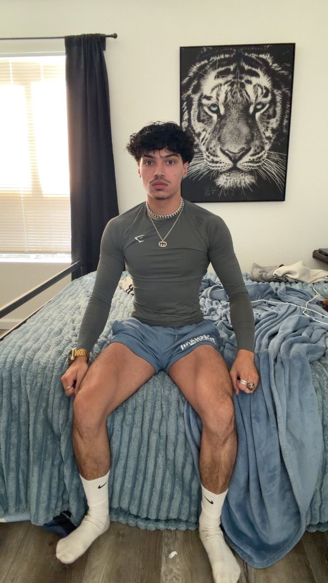 TheAlexMyersXXX's tweet photo. Drained after my workout… 😏 https://t.co/YdIBUn3gtu