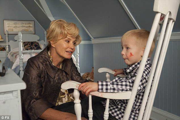 barelydisguised's tweet photo. -michael era el anticristo
-constance era la abuela de michael pero a la vez es la hija del diablo o sea también su hna
-ben ahora es el nuevo anticristo y también hermano de constance

me esta haciendo cortocircuito el cerebro, lo único seguro es una cosa: e familia de diablo https://t.co/wLchkuKsmu