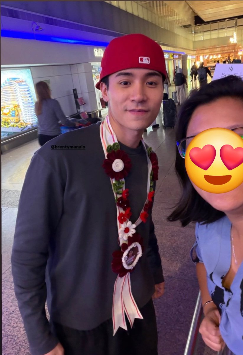 wenzzzz23's tweet photo. Finally got to see @brentymanalo in person! ❤️
Welcome to Dubai, Brentyyyyyy. Ang gwapo moooooo 😍 see you ulit bukas! https://t.co/TLozFDoFan