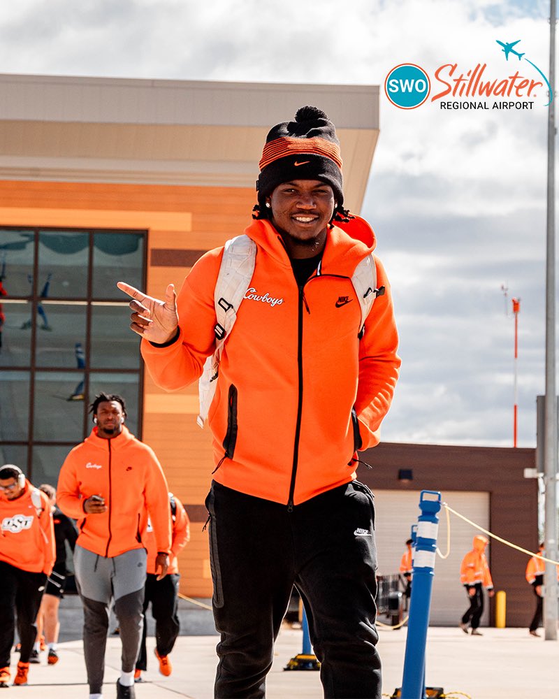 CowboyFB's tweet photo. You are now free to move around the cabin 

Stillwater 🛫 Houston https://t.co/sKAytnQqMb