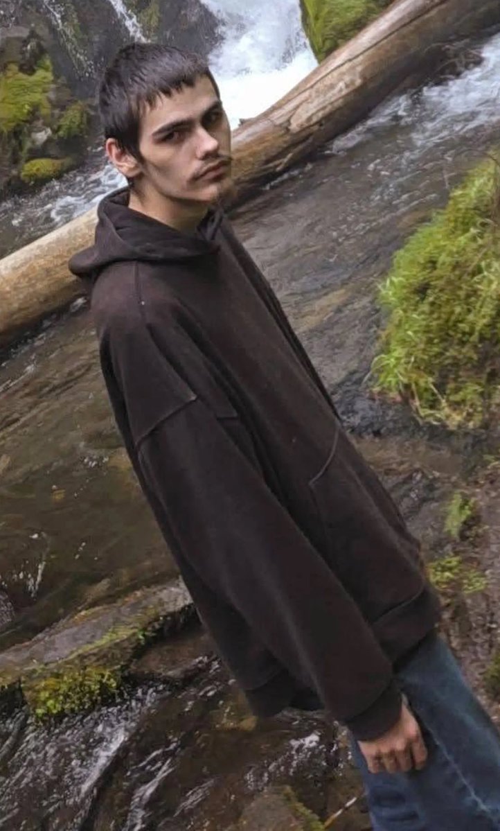 AZ_Intel_'s tweet photo. Photo released of John J. Griffin, the 16-year-old shooter who killed three children and a teacher at Silver Rail Elementary School in Bend, Oregon. - NYP https://t.co/Bgl1pS6ohx