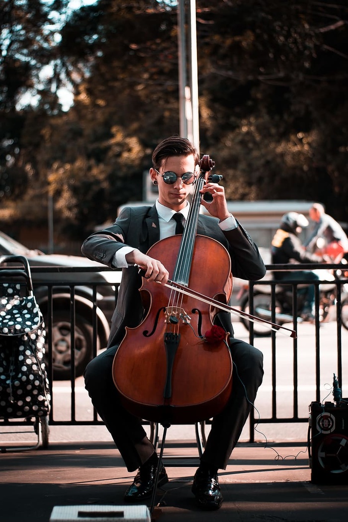 abdelfm8i's tweet photo. A chance encounter with Xun Teng Song, a soulful musician blending traditional vibes with modern beats—this is pure magic! https://t.co/WVOD7mtLtg