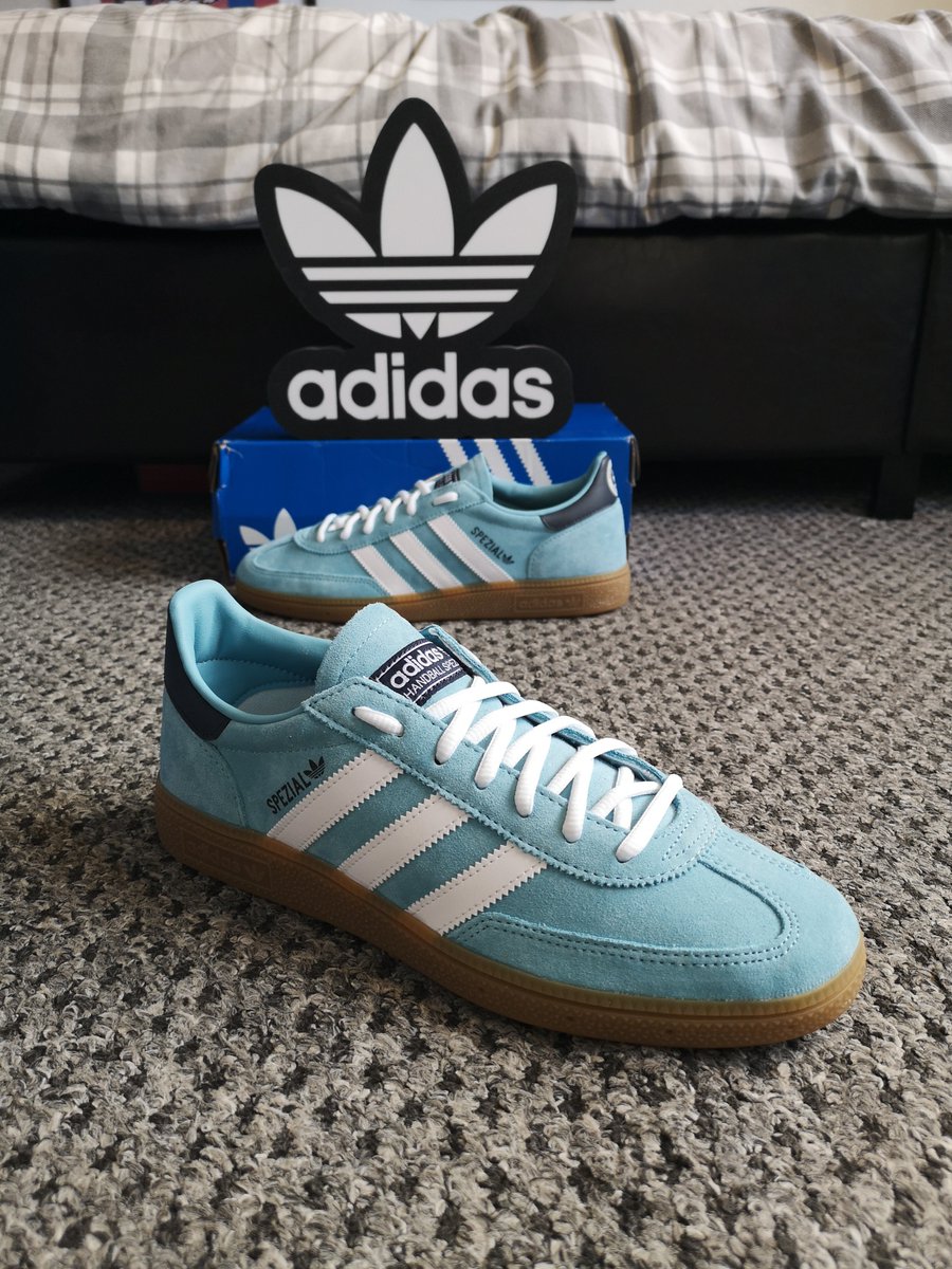 SeanWard86's tweet photo. Nice present from my little brother and his wife and kids for my birthday earlier in the week πππ» a pair of Adidas Handball Spezial x Newcastle United, love this shade of blue π
#adidas #handballspezial #NUFC #adidasaddict #shareyourstripes https://t.co/fU6dMPa4TK
