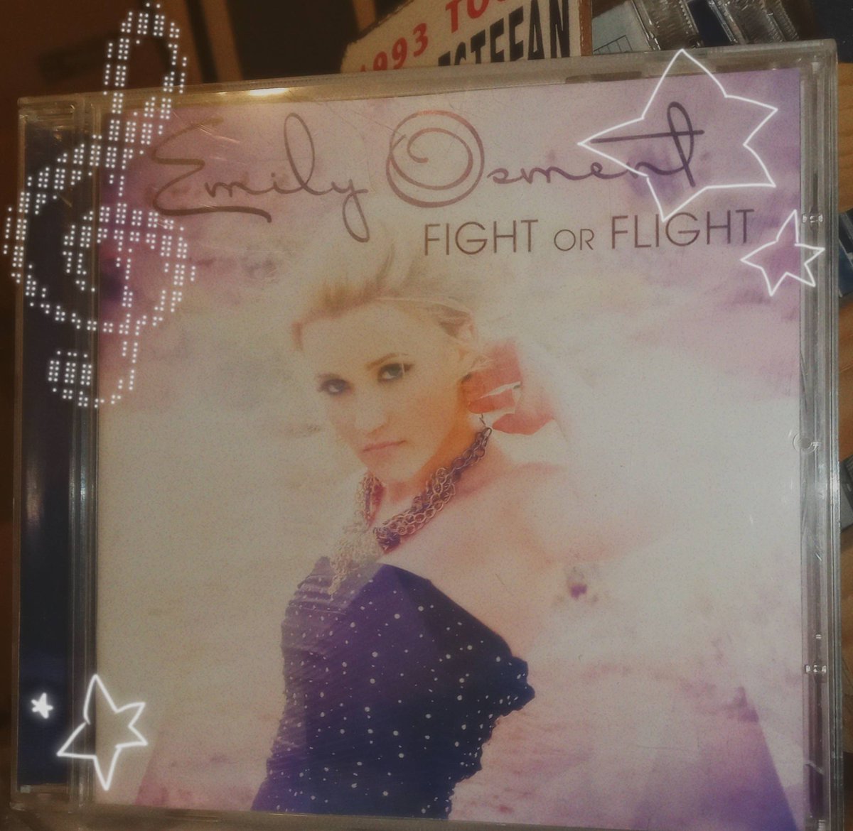 DanielB42739700's tweet photo. Kicking off Friday 🎶🌉 night with Emily Osment's 2010 debut album.
👍
#PhysicalMediaForever #popmusic #emilyosment
#Fridayvibes https://t.co/ldnBq6HmW6
