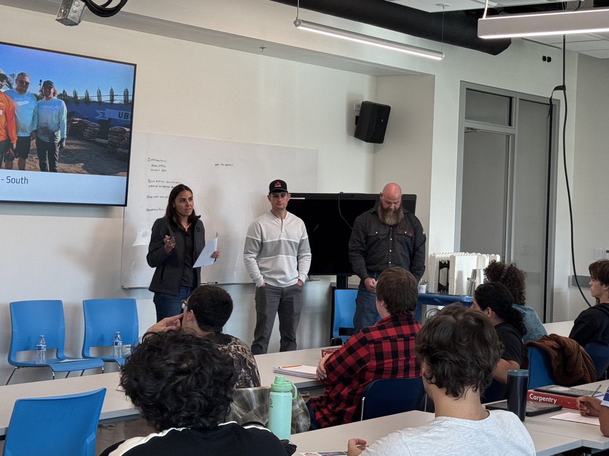 Andersen_Const's tweet photo. During Construction Inclusion Week, teams engaged with youth about careers in construction. We visited with students from Elevate Academy, Lane Community College, Puyallup High School, and Portland YouthBuilders. Thanks to our Foundation for making this happen! https://t.co/DOpghHi38f