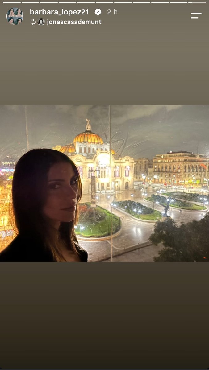 Truefast3's tweet photo. L #SUGARMOMY @barbara_lopez21 mostrando l πΈ q sπ§ββοΈπ l toma con el π± q era de ella π€£ #JULIANTINAS no demora tambiΓ©n en subir historias donde muestre al "modelito" y le pida q l denπ a sus post recuerden q ella tiene q venderlo @TalentOnTheRoad todo un #ARRIBISTA en potencia https://t.co/oYUja0KEDb