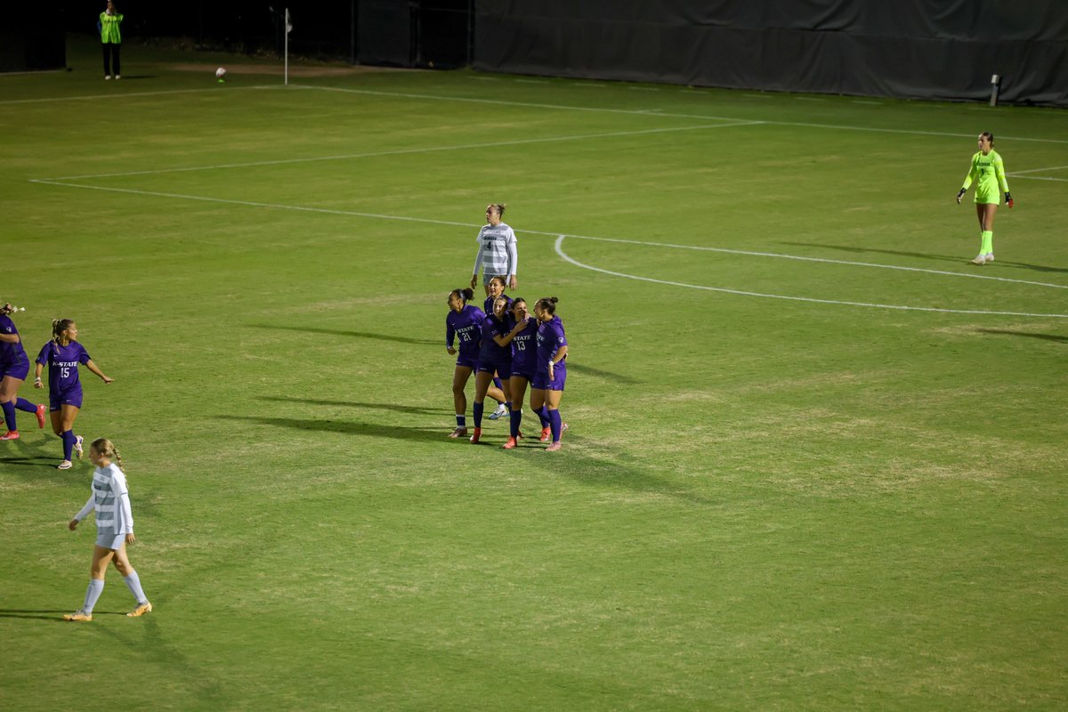 KStateSOC's tweet photo. @_allisonmarsh EQUALIZER PART 2️⃣

Marshall pushes team over the program record for goals in a season, with goal 24 and counting. Her 3rd of the season! 😤 https://t.co/HcPiFNTUl8