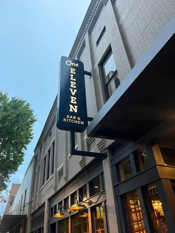 NicoleforAL's tweet photo. I am beyond impressed with the service at One Eleven in downtown Huntsville. Thank you to the restaurant owners for offering a delicious product and a beautiful atmosphere. #Our67 #HuntsvilleAL #MadisonCounty https://t.co/iTyKhMyGNo