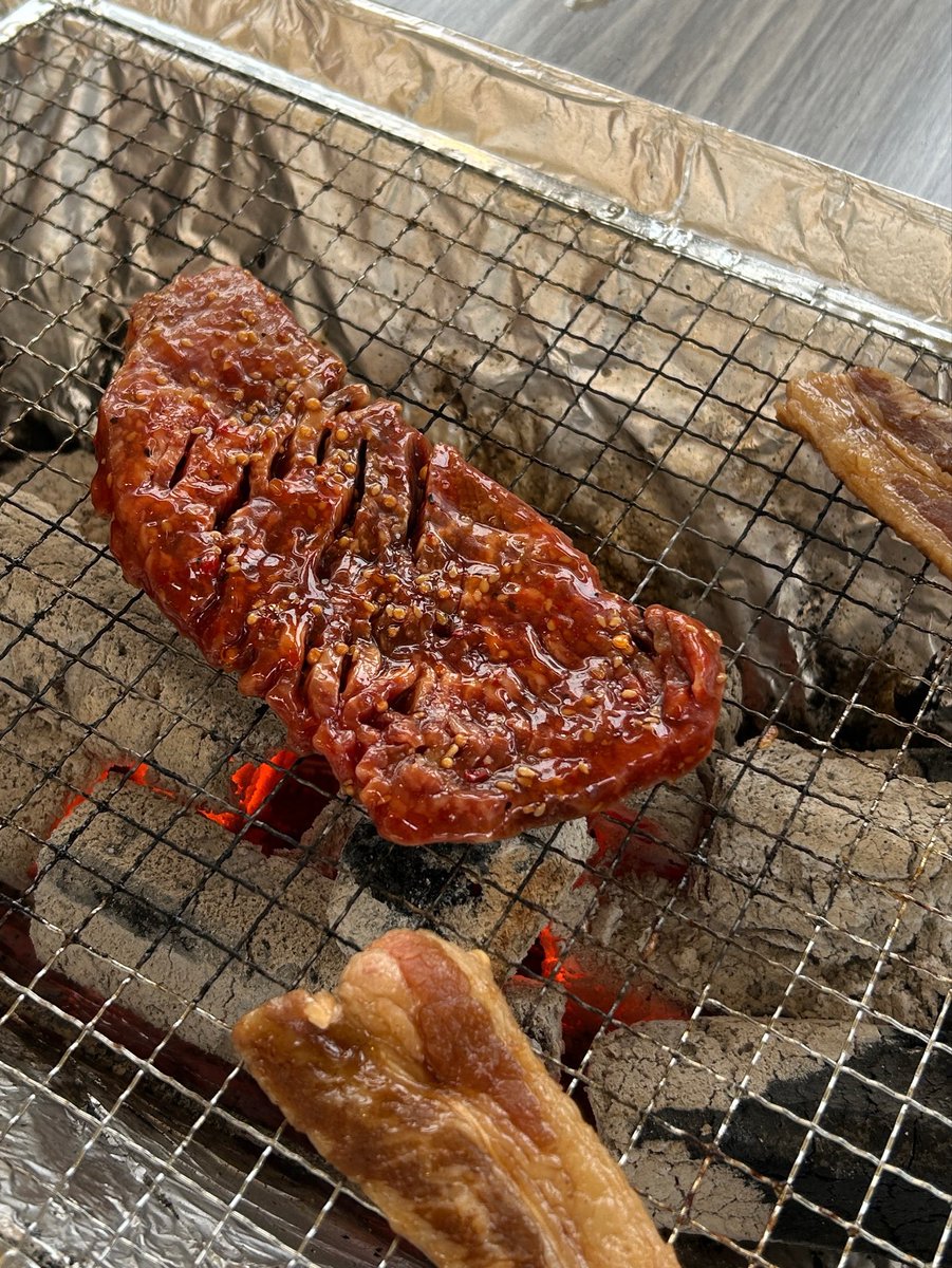 i_am_______pope's tweet photo. BBQ🍖 https://t.co/4j7aKuARrL