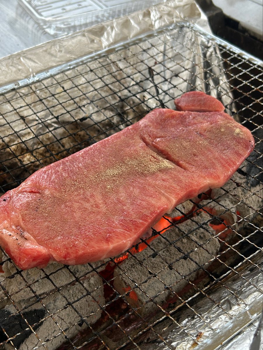 i_am_______pope's tweet photo. BBQ🍖 https://t.co/4j7aKuARrL