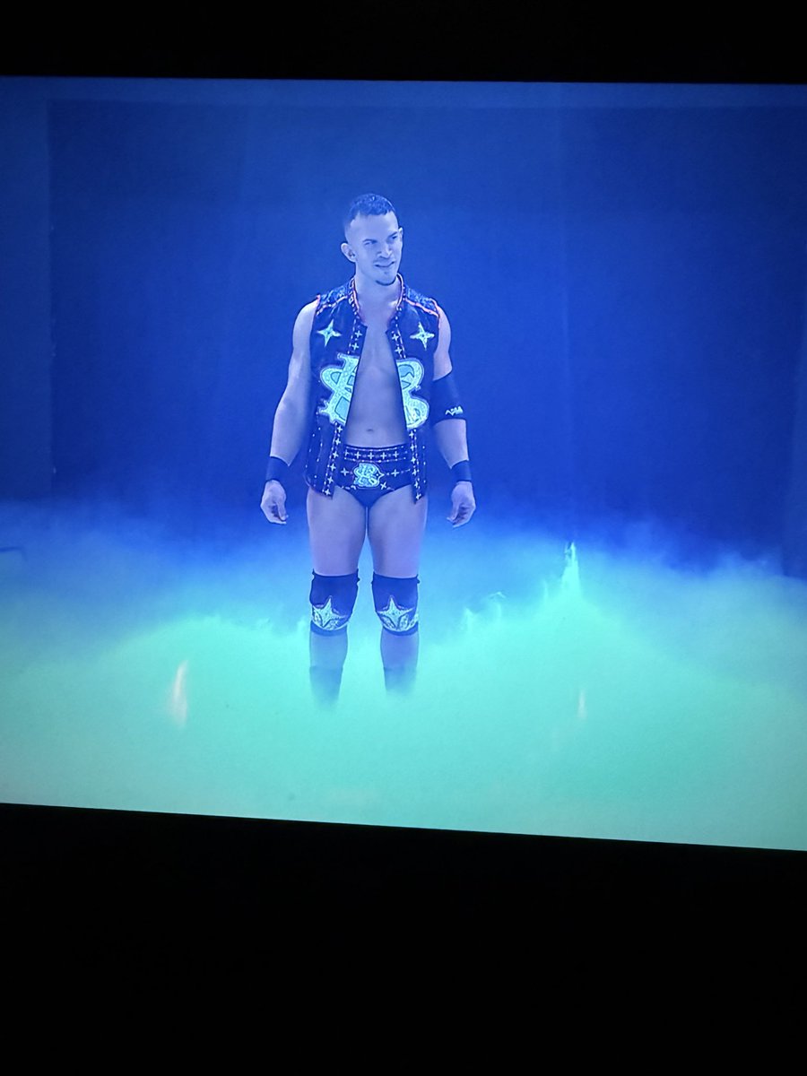 MichNightMares's tweet photo. Yay there my Fav guy Ricky Saints @starkmanjones 🤩💛

#WWE #WWEOnNetflix #RickySaints #SmackDown   #USANetWork https://t.co/BtGXvm3wd8