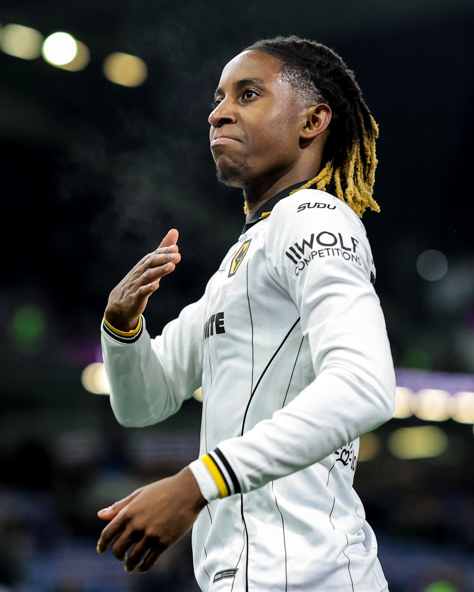 Wolves tweet picture