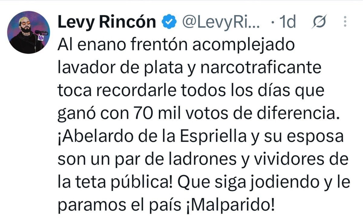 MarYSol8920's tweet photo. Señor Presidente @DELAESPRIELLAE no permita que éste individuo le siga faltando al respeto y lo siga tratando a usted y a su esposa como Narcotraficante y ladrones, ese tipo es un vulgar difamador https://t.co/2v0zIvuxKM