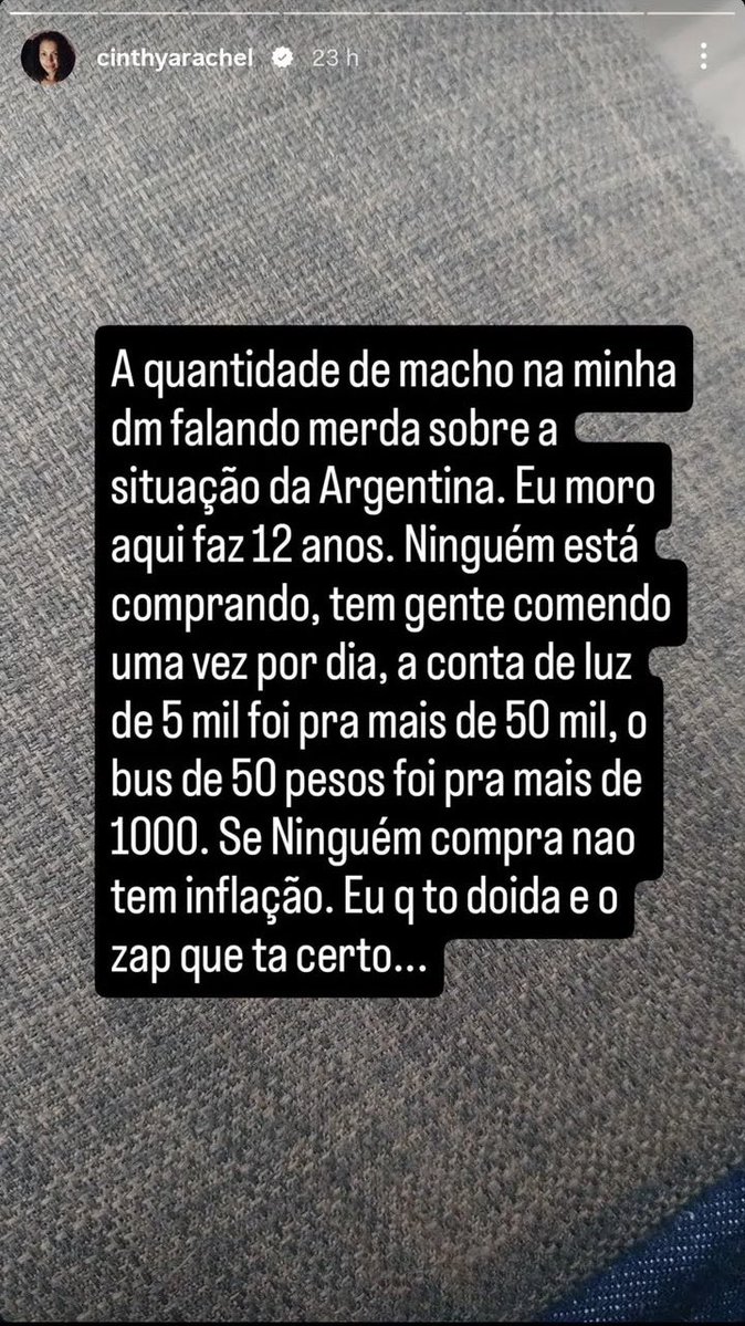 Dudu's tweet photo. Cinthya Rachel, atriz que ficou famosa por ter feito a Biba em Castelo Ra Tim Bum, mora há mais de 10 anos na Argentina e precisa ficar ensinando brasileiro sobre economia. Como pode???

Inflação fica baixa porque ninguém tem dinheiro pra comprar nada, meus amigos. https://t.co/83DxkJ1a9Z