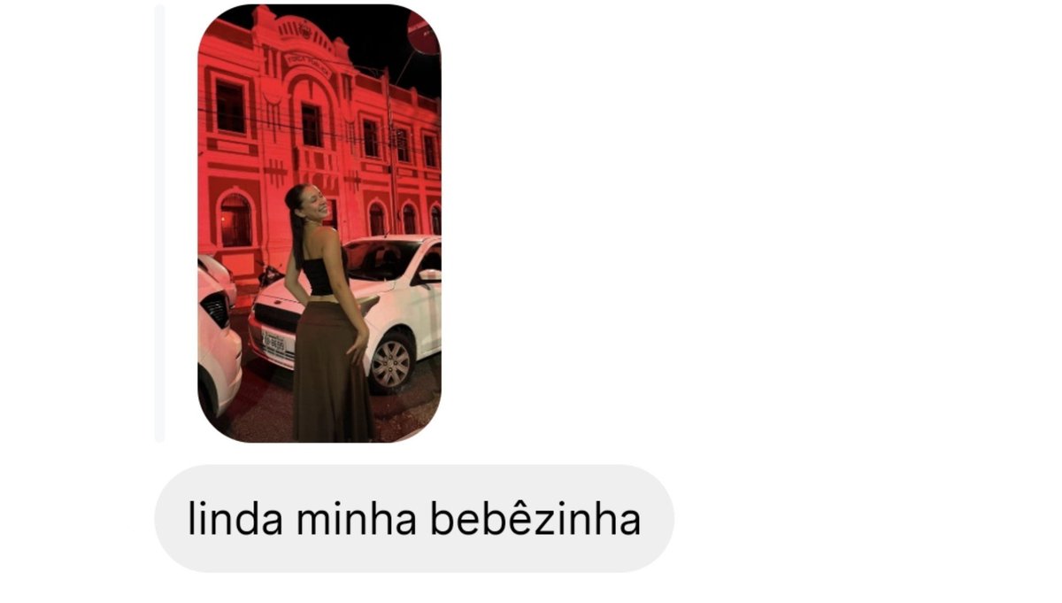 byebebeta's tweet photo. minha irmã ajuda a escolher a foto, a música e responde o story assim, eu amo vei https://t.co/SkzTL7OQHJ