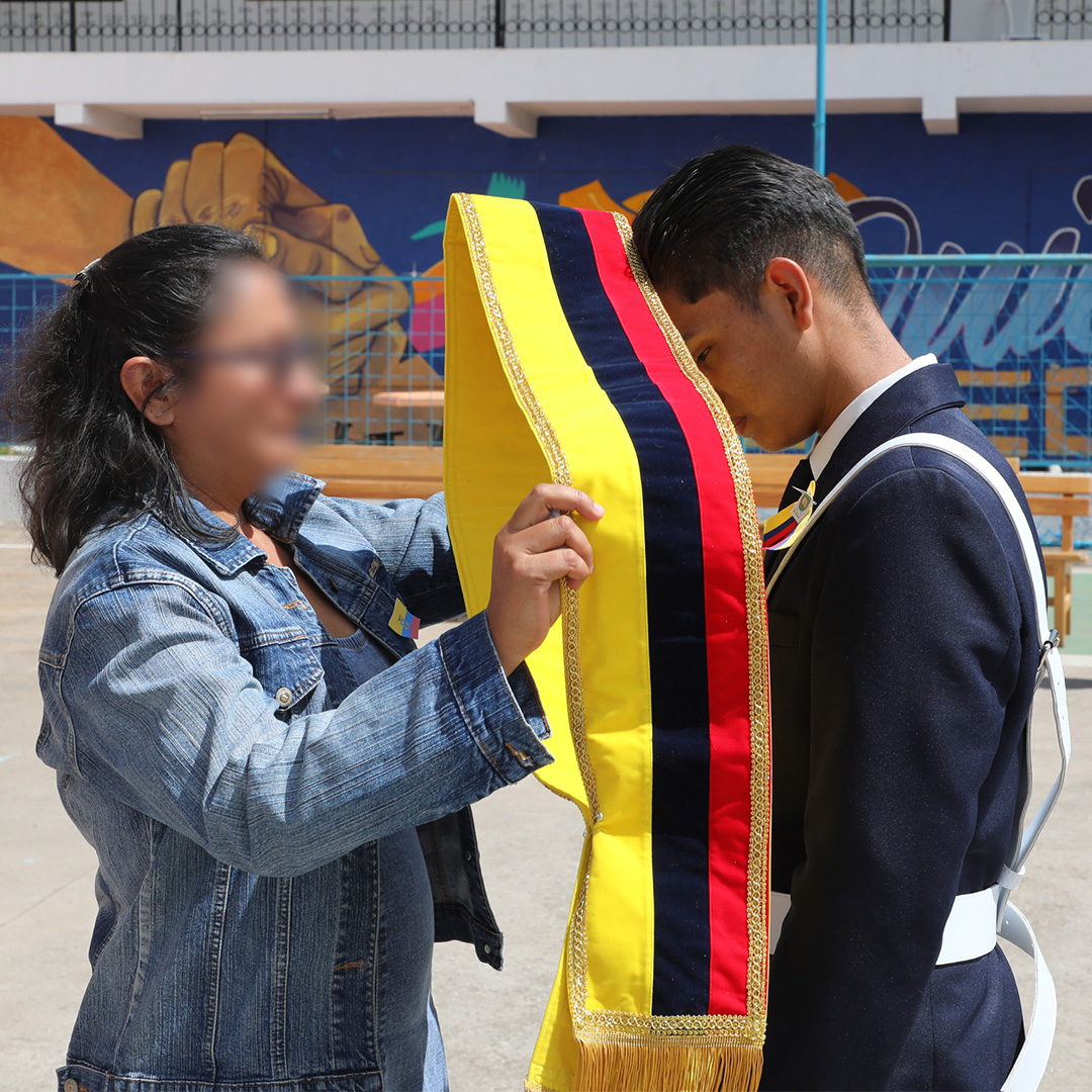 SNAI_Ec's tweet photo. 🇪🇨 Con fervor patrio, respeto y orgullo por nuestros símbolos nacionales, adolescentes del CAI Masculino Quito participaron en la ceremonia de Juramento a la Bandera, un acto cívico que reafirma los valores de identidad nacional, responsabilidad y compromiso con su formación. https://t.co/Ze8G4PDbGO