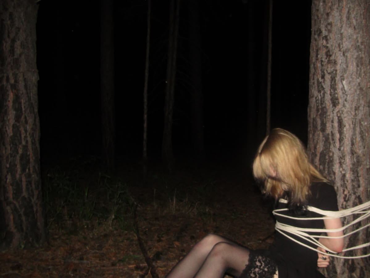 bushhafikk's tweet photo. If you love me you’ll tie me up and leave me to scream for help till i become desperate and hopeless, that’s when i’ll see you standing in the distance as nothing but a shadow slowly making its way closer to me…
#cnc  #abusekink #babygirl #nsfw #sizekink #catchme #fantasy https://t.co/HjJs7vbsA3