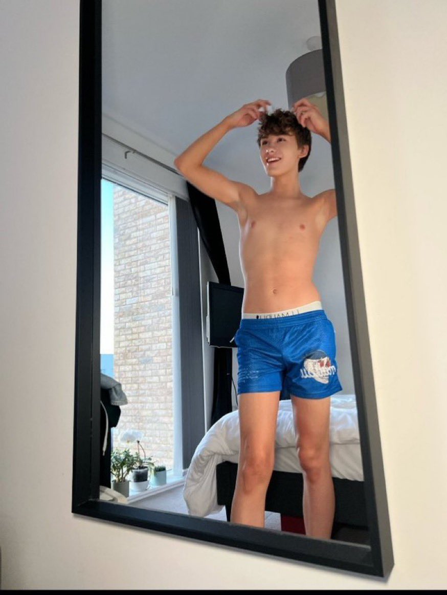 Joeytwink18's tweet photo. Happy birthday to me https://t.co/ebaiJ90rIC