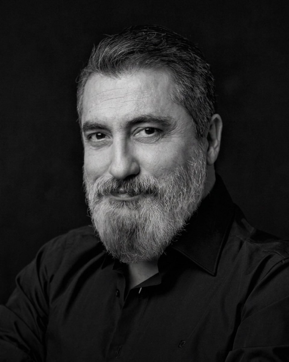 nurgulbac5's tweet photo. #SonerOlgun Işıklarda uyu güzel insan 🙏 https://t.co/F9UFLX6QTO