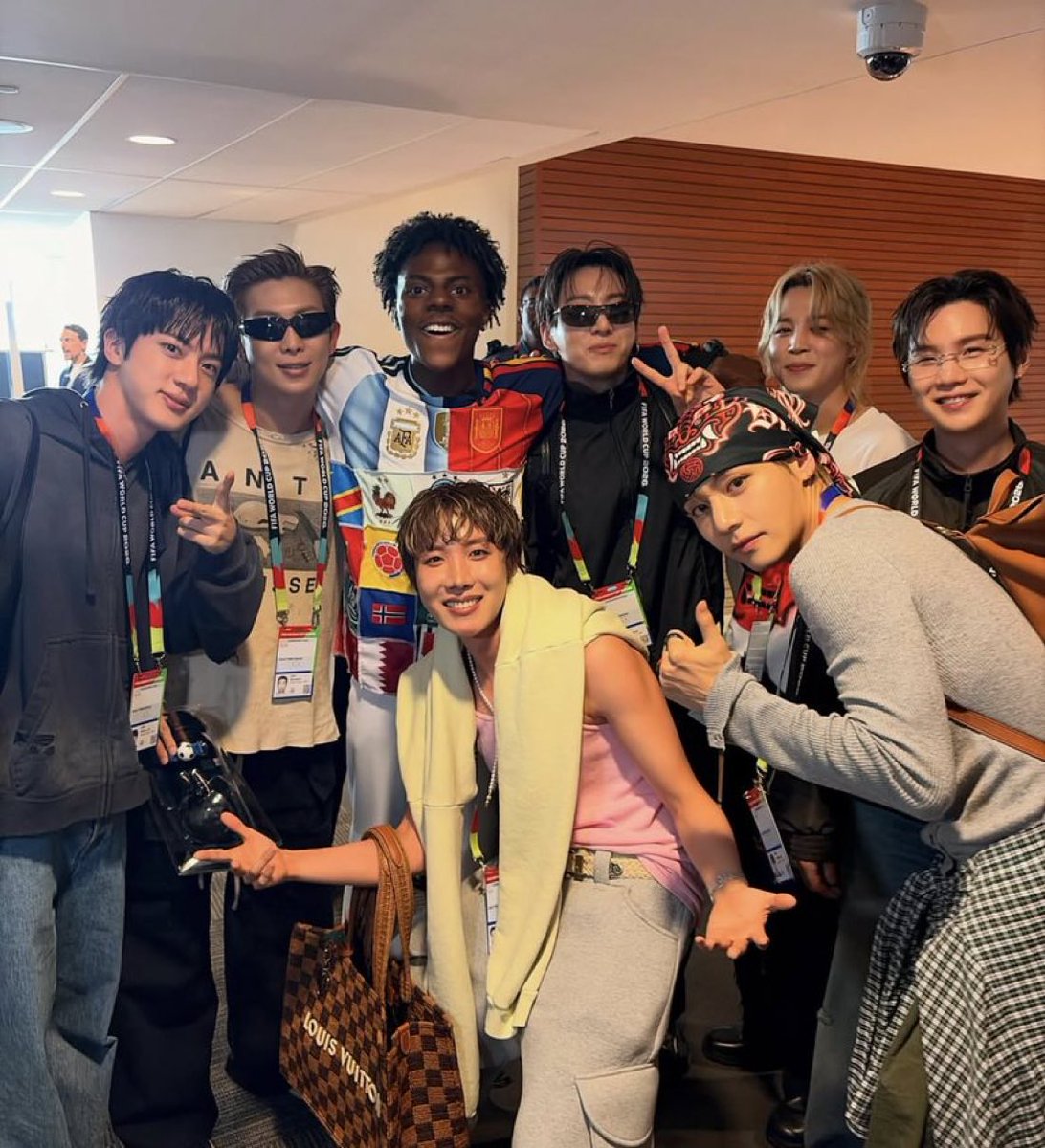 wynzmanz's tweet photo. DEAR, ARMY SPEED HAS BEEN NOMINATED FOR 'THE STREAMER AWARDS', THE HIGHEST HONOR IN THE STREAMER COMMUNITY, BTS WAS HIS MOST VIRAL MOMENT OF THE YEAR AND BECAME THE 15TH MOST LIKED POST ON IG. WE NEED ARMY'S HELP VOTING, HE DESERVES TO BE PROPERLY REWARDED 💜 #BTS #army #borahae https://t.co/460c8DpNKO