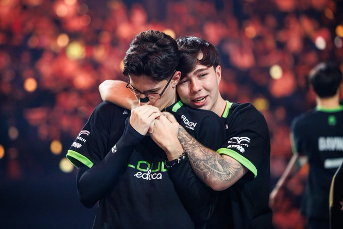 oerikdeiss's tweet photo. Essa dupla pode fazer história domingo, esses mlks merecem tudo e bom na vida deles! Foram 3 anos difíceis mas eles chegaram e mudaram tudo. https://t.co/bQC0aAXIdk