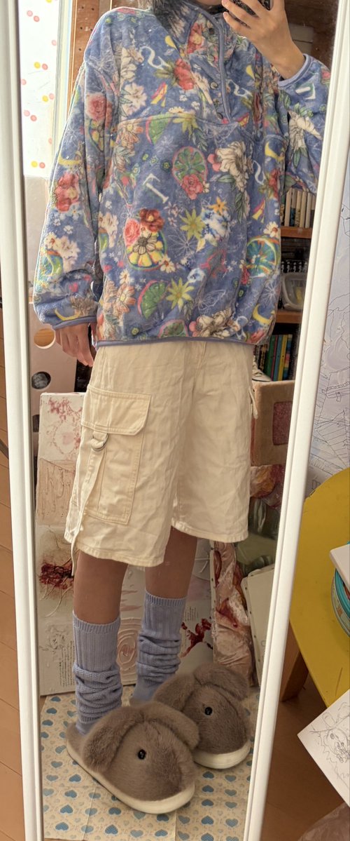 room03_zip's tweet photo. ズボンがシワクチャだが可愛い服を手に入れてウレシ〜♪ https://t.co/ioiolsCR2X