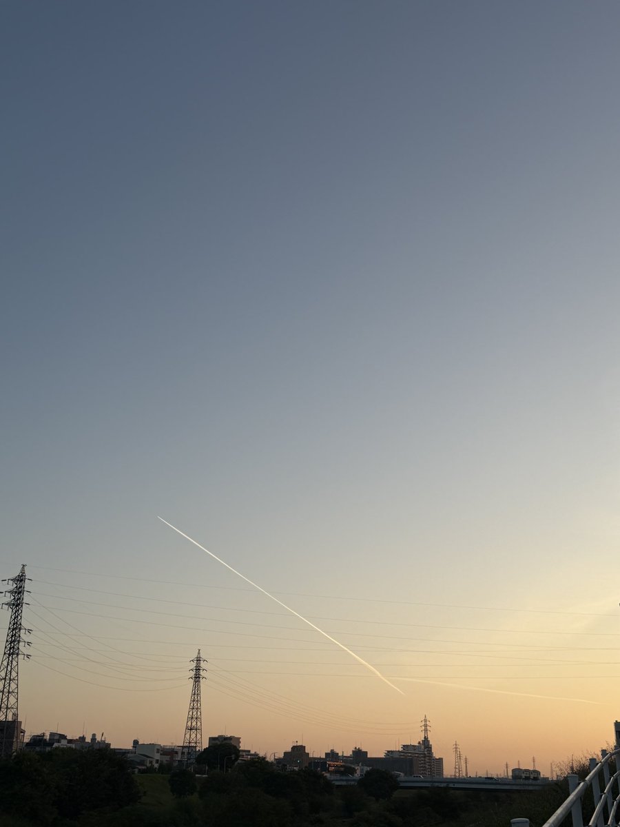 billy0618's tweet photo. あっヒコーキ
どこいくんやろ？ https://t.co/Lkvp5vQkEp