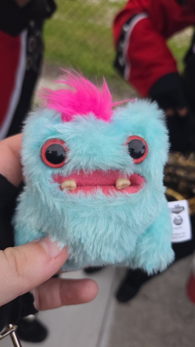 catboyjakeblues's tweet photo. legendary floor loot https://t.co/1Mw6yb9BHY