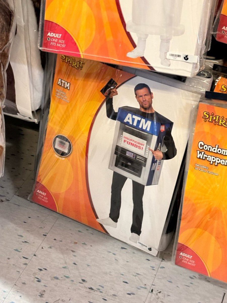 pandorasbank's tweet photo. i found the perfect halloween costume for u https://t.co/R6jbHgmAhU