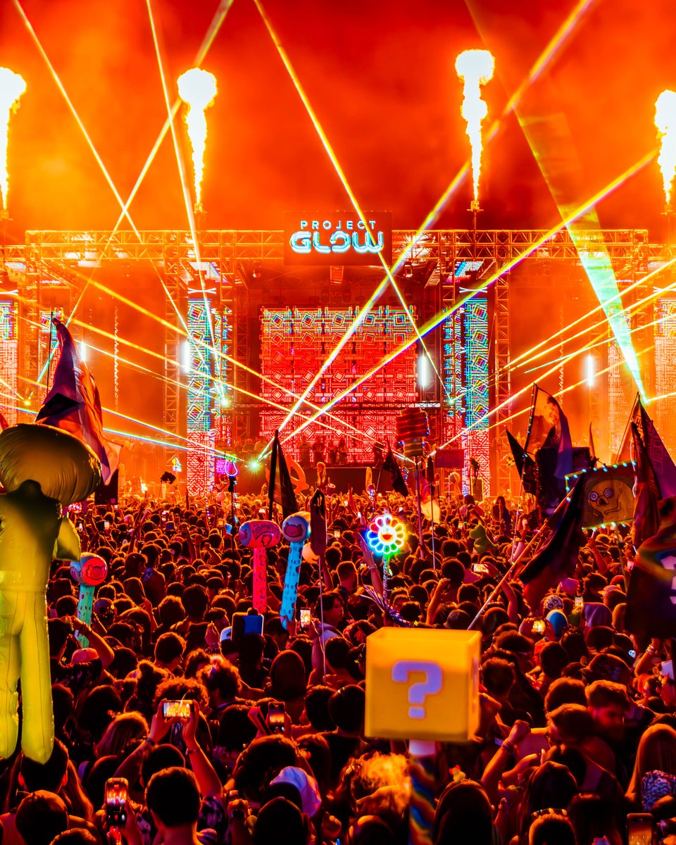 projectglowfest's tweet photo. Thinking back to moments like these. ⋆˚꩜｡ Tickets for Project GLOW 2027 on Saturday, June 5th &amp; Sunday, June 6th are on sale now! Grab passes at https://t.co/mxGO5VRqYW https://t.co/GsTevjfIhU