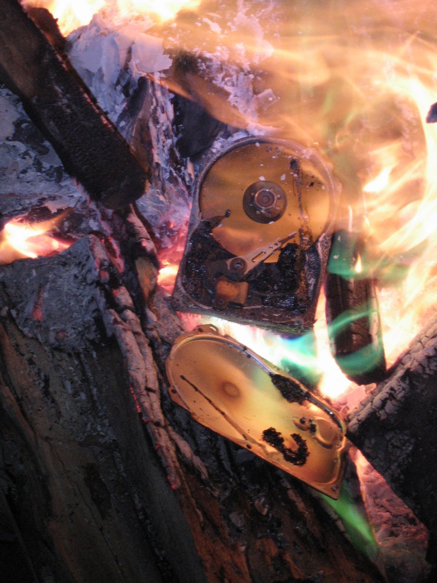 CrunkComputing's tweet photo. @neomechanica I once threw one in a bonfire. It made for some interesting colors. https://t.co/B7wsaN59wt