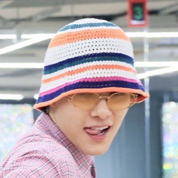 seh_ky_nah_niii's tweet photo. Missing Notification Bell Nani ™️ hours https://t.co/0pkO8zXZBL