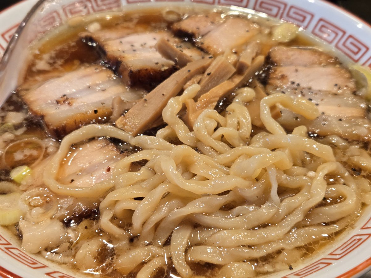 ngttk's tweet photo. 早起きした朝は
麺屋フリスタさんへ😃
豚清湯チャーシュー麺🍜
煮干和え麺🍜
見た目も味も自分好み😆
美味しくいただきました(^_^)v
他の限定も全部食べたい… https://t.co/I0KNs1lqcq