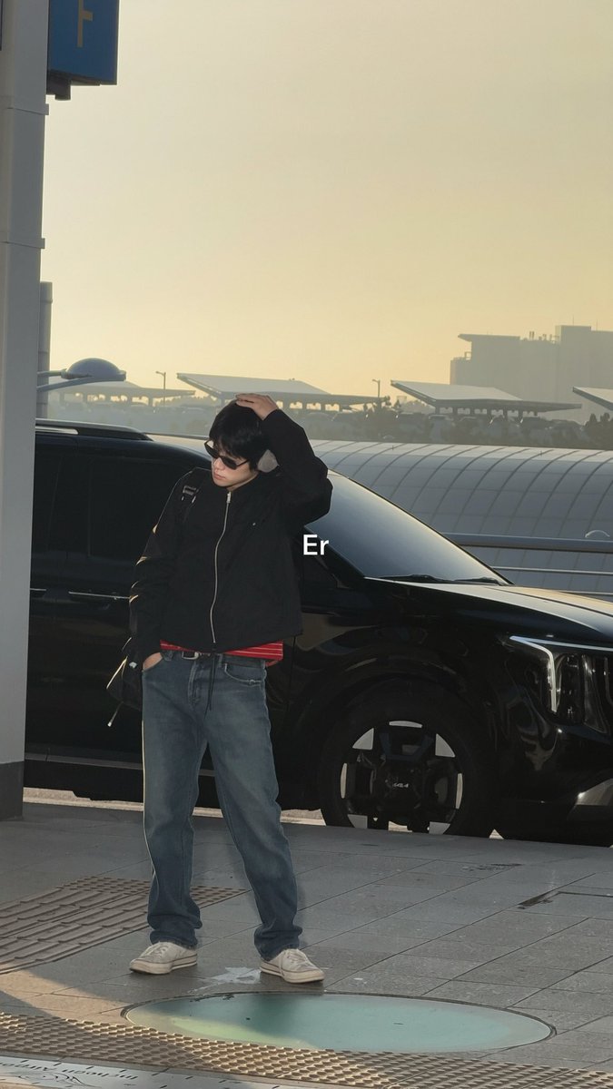 _llightrs's tweet photo. 261017 ICN 출국✈️

Gantengnya sijamal🫶🏻

#JAEHYUN #재현 #NCT127 https://t.co/z9xG345coZ
